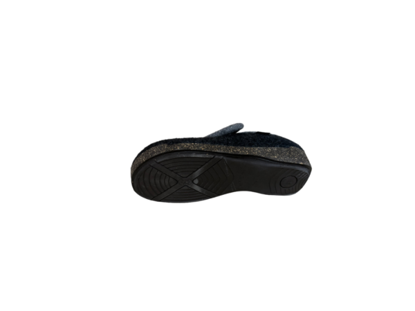 Q Fit Noor zwarte pantoffel dicht